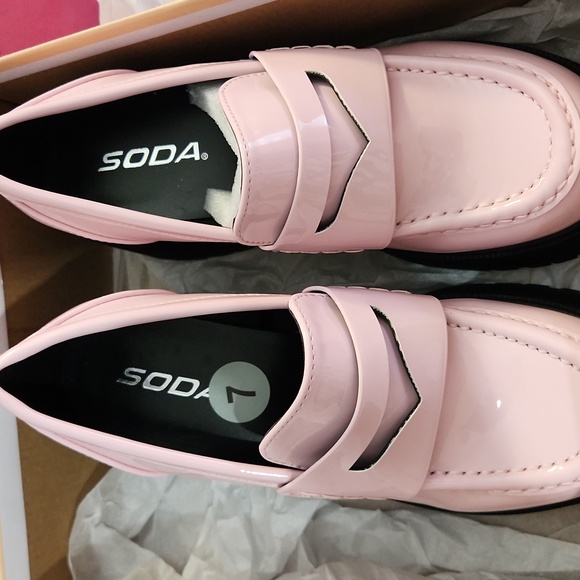 Soda Lug Platform Chunky Pink Loafers Size 6 And Size 7 NEW - Picture 7 of 14